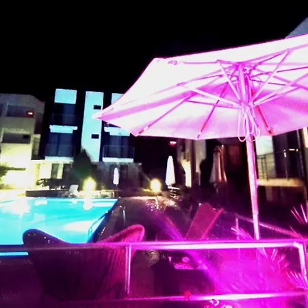 The Chill House In Sunny Lägenhet *