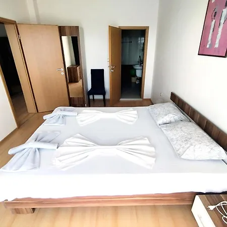 The Chill House In Sunny Lägenhet Slăntjev Brjag